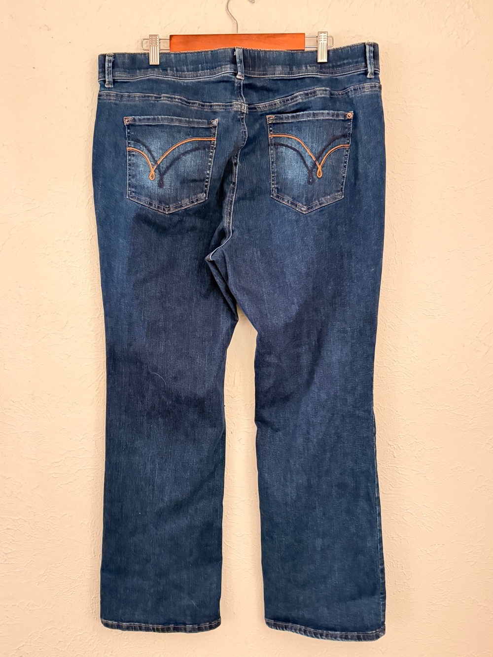 Lincoln Outfitters Classic Women's Straight-Leg Jeans in Medium Blue Sz 18 - Picture 2 of 3